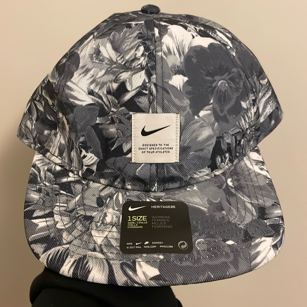 Nike womens heritage 86